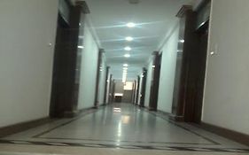 Om Palace Sarita Vihar 2*